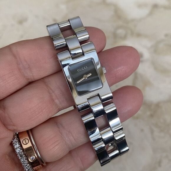 Gucci 2305L Chunky Modernist Stainless Steel Link Water Resistant Wristwatch - Picture 5 of 13